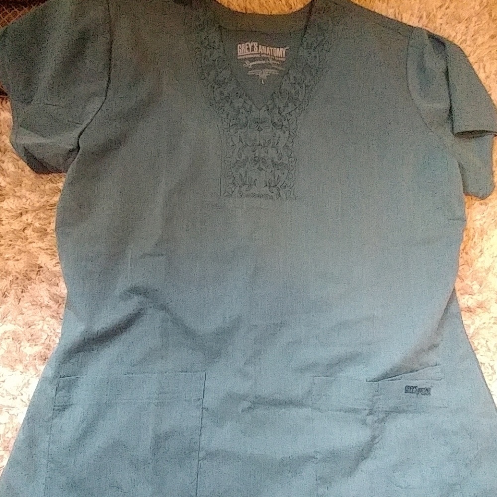 Scrub top